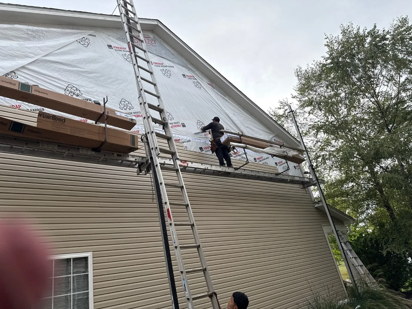 Trim and flashing detail on a Avian Glen siding job